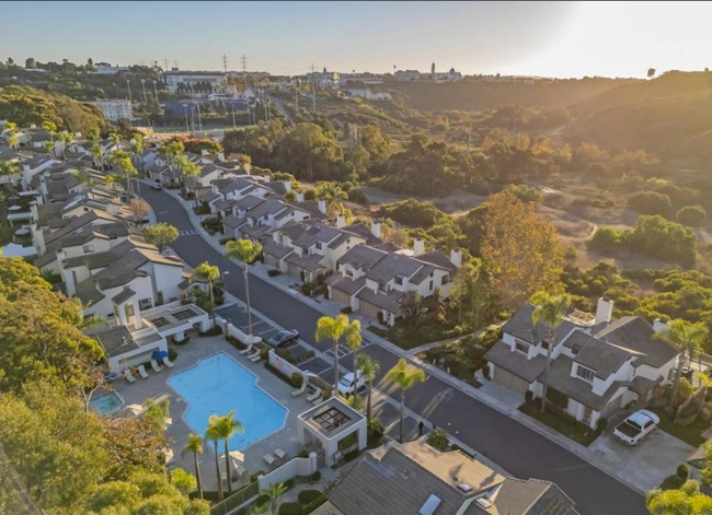 Building Photo - Tecolote Canyon View Townhome