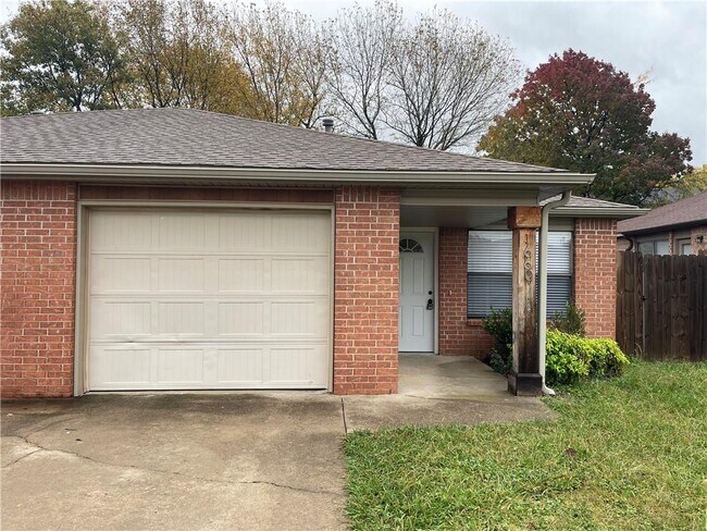 Building Photo - 1660 N Dawn Dr