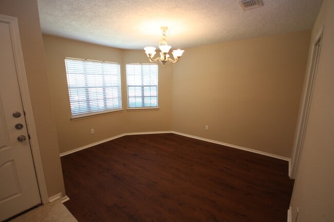 Building Photo - 22511 Braken Manor Ln
