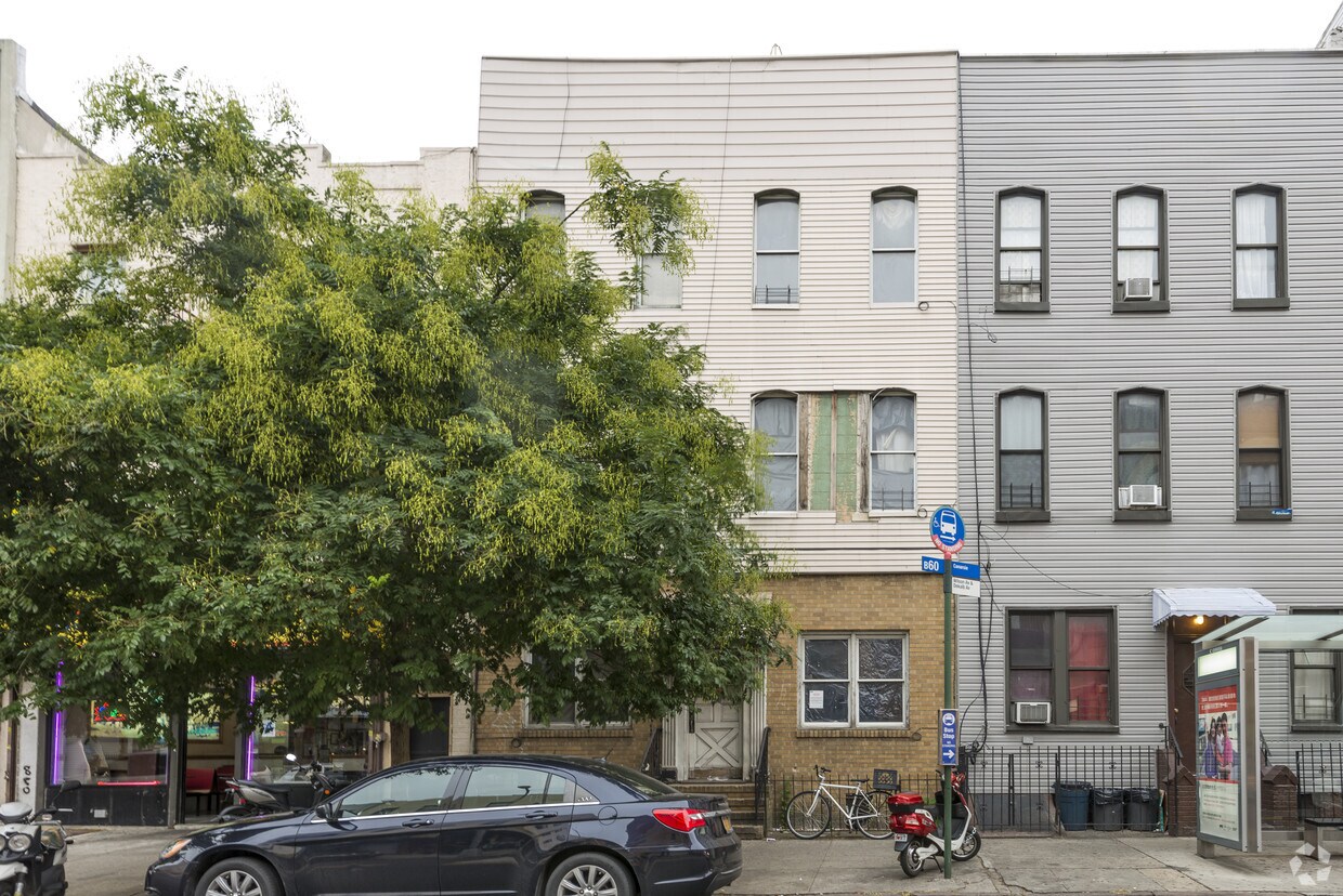 Primary Photo - 186 Wilson Ave