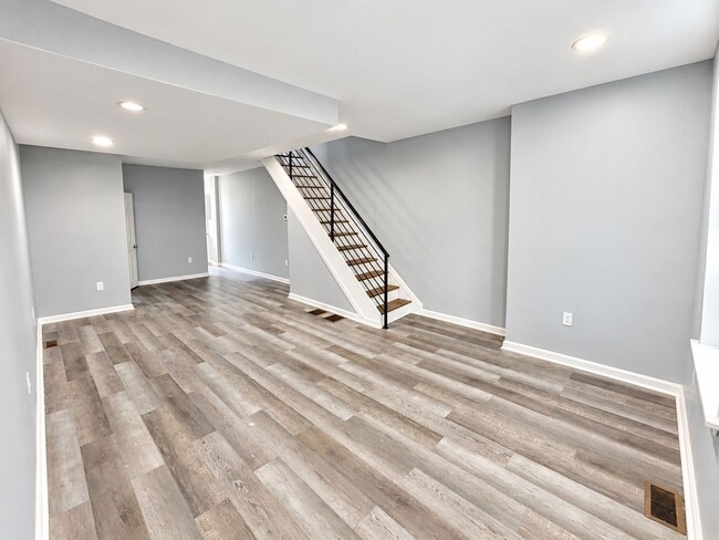 Foto del edificio - 6418 N Woodstock St
