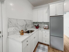 Building Photo - 972 Culton St