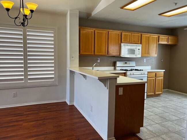 Building Photo - Charming home in gated community in Missio...