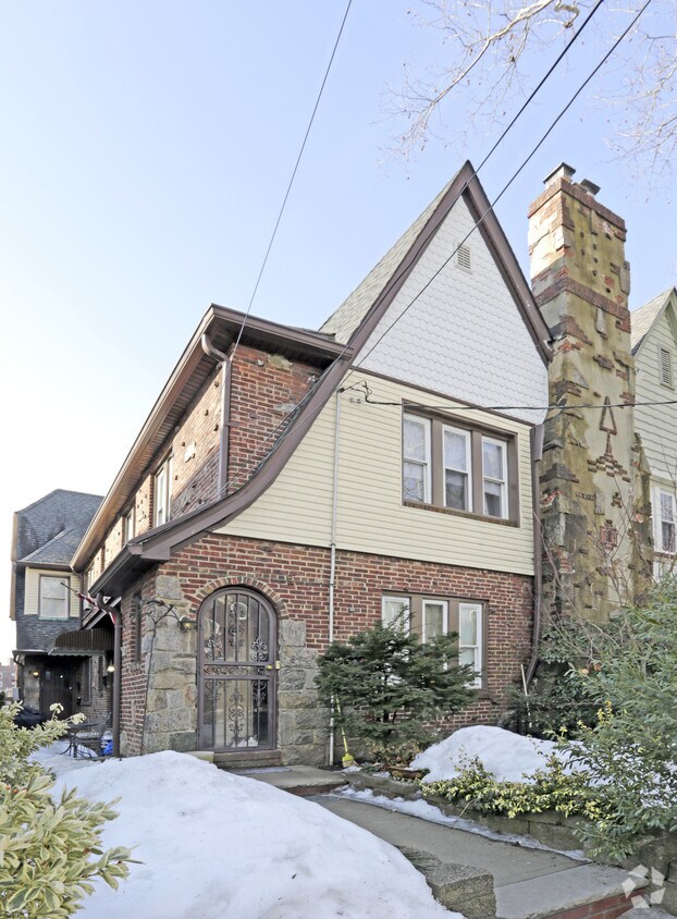 Primary Photo - 189-14 35th Ave