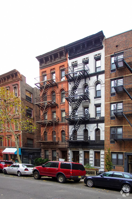 Building Photo - Yorkville