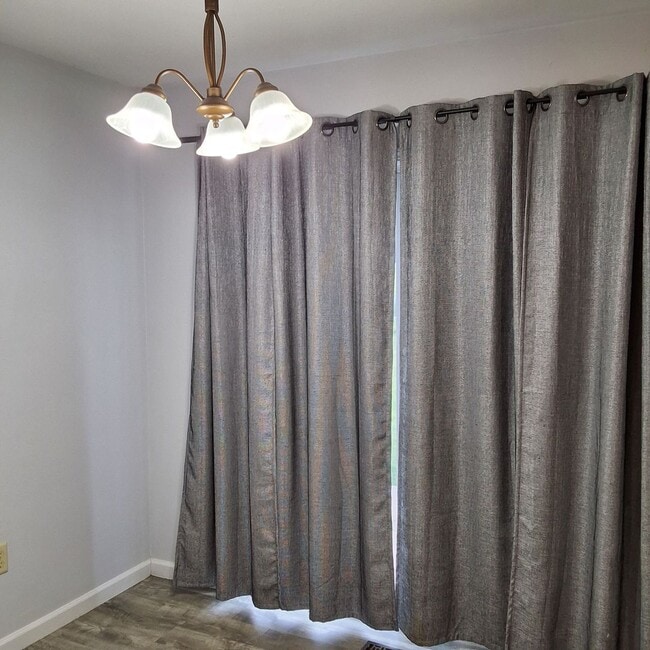 Building Photo - 2911 Miamiview Ct