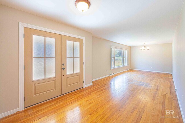 Building Photo - 202 Confederate Dr N