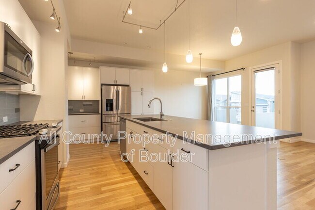 Foto del edificio - 5830 Grandville Ave