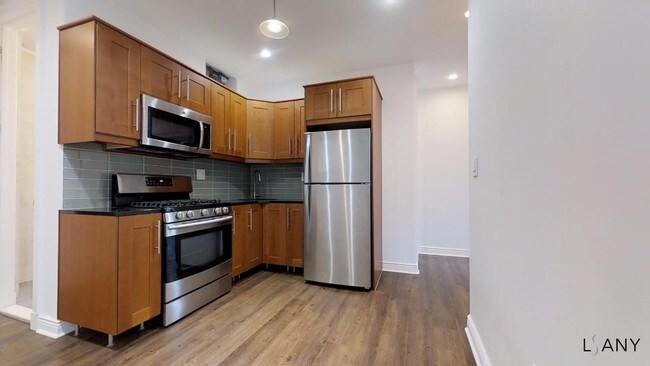 Building Photo - 2475 Hughes Ave