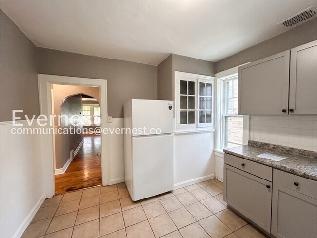 Building Photo - 5932 Floy Ave