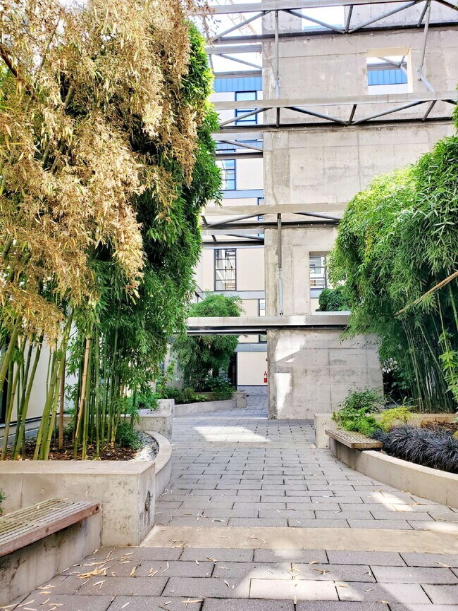 Foto del edificio - 1400 NW Irving St