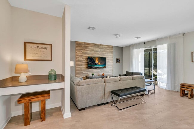 Building Photo - 2831 Bookmark Dr