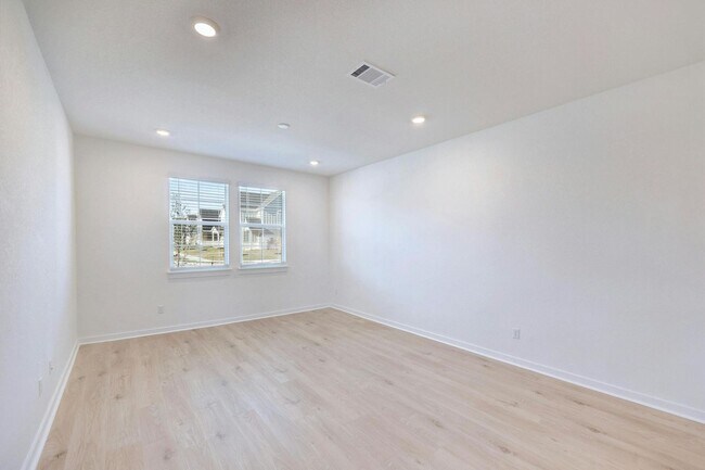 Foto del edificio - Modern Comfort in Avery Centre – Ready for You!