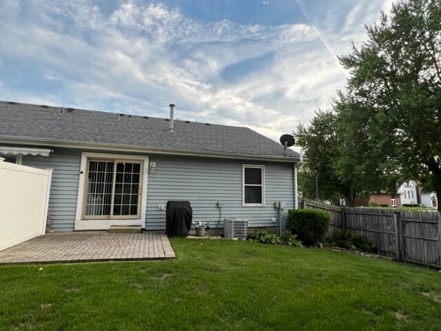 Building Photo - 603 Willow St