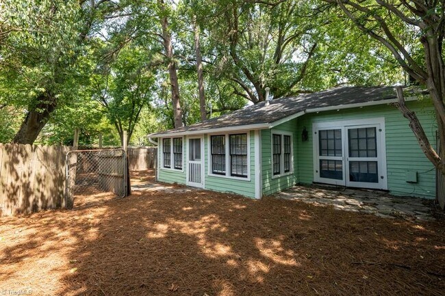 Foto del edificio - 208 Leftwich St