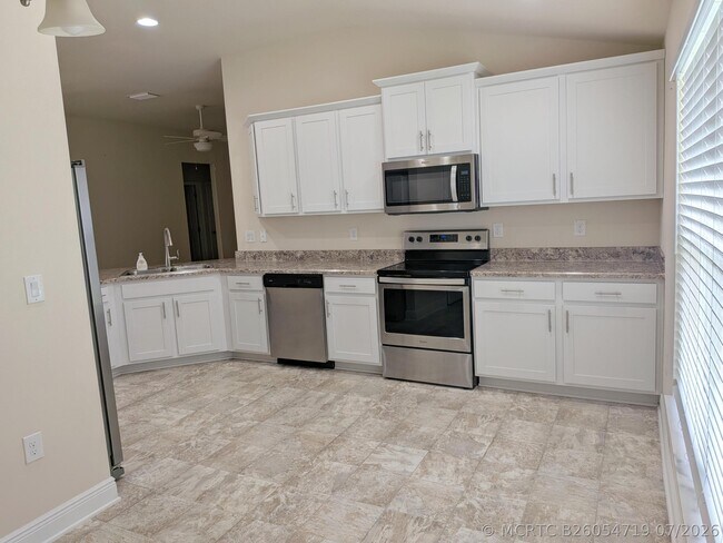 Building Photo - 261 Midvale Terrace