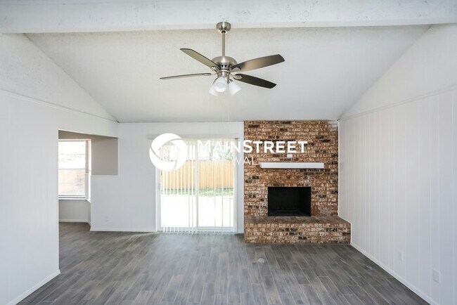 Foto del edificio - 3 Bedroom Pet-Friendly Home in WATAUGA, TX...