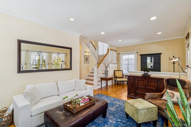 Building Photo - 38 Baycrest Ave