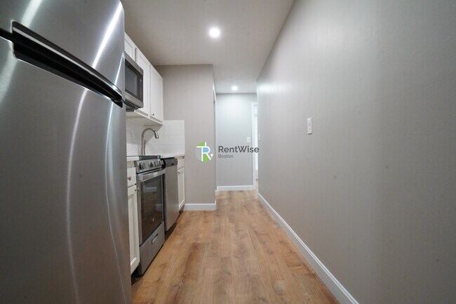 Foto del edificio - 394 Langley Rd