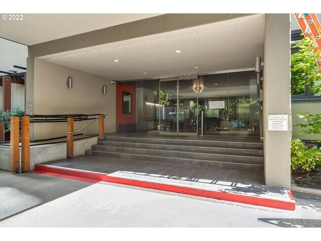 Foto del edificio - 255 SW Harrison St