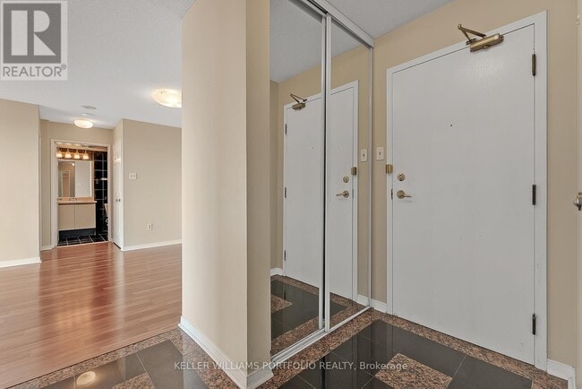 Building Photo - 400 Webb Dr