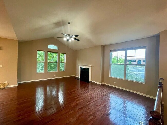 Foto del edificio - 526 Grosvenor Ln