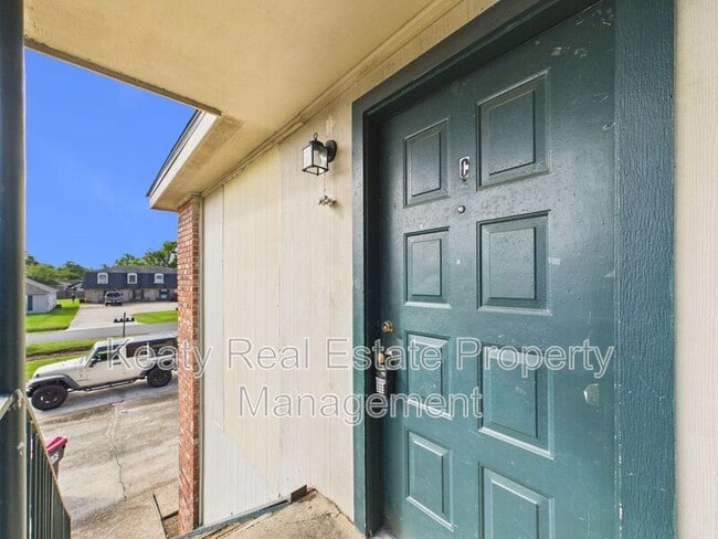 Building Photo - 110 Country Ln