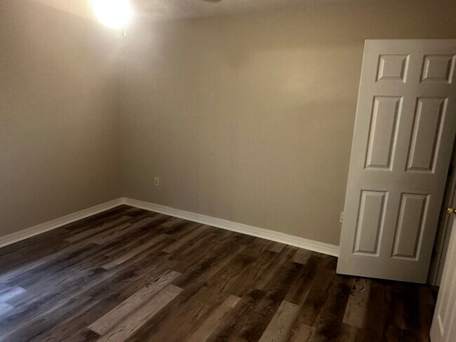 Bedroom - 912 N Cherry St