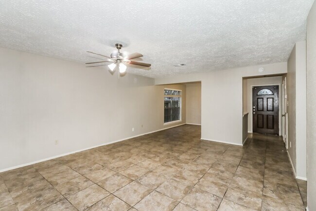 Foto del edificio - 14214 Bateau Dr