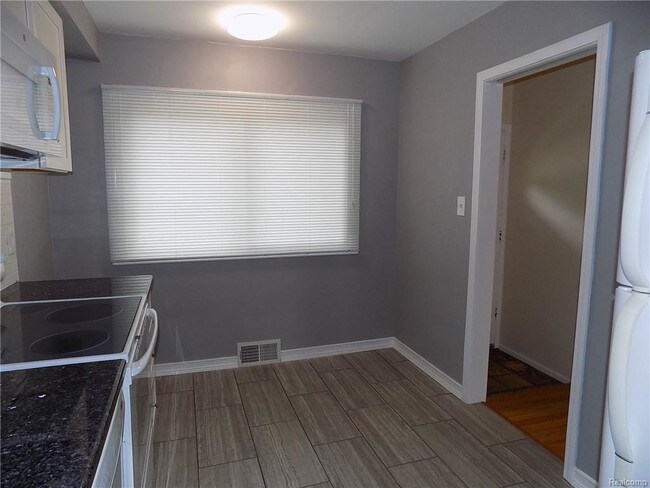 Foto del edificio - 1306 Hickory Ave