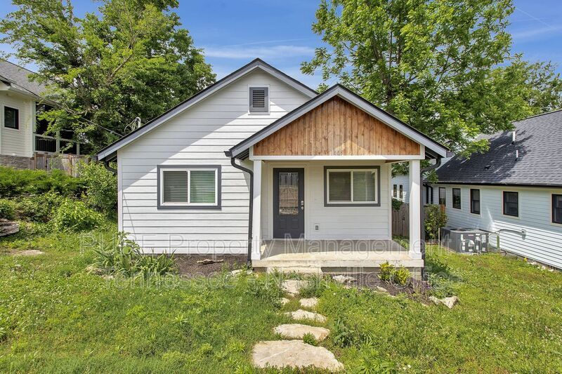 Foto principal - 1405 Russell St