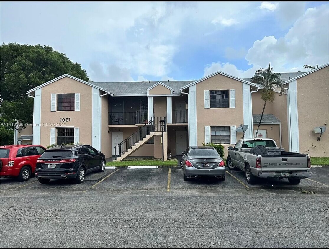 Primary Photo - 1021 Adams Ave