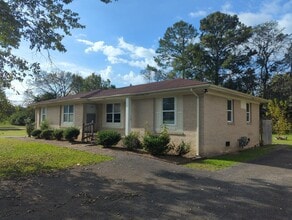 Building Photo - 7266 Valley Ln