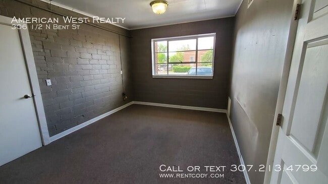 Building Photo - Office space