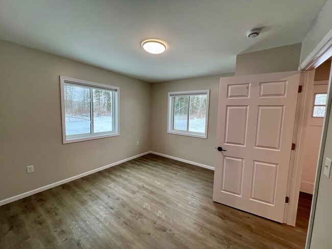 Building Photo - 1013 Two Rivers St