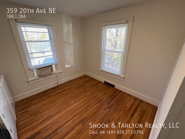 Building Photo - Single Family Home Near downtown Hickory