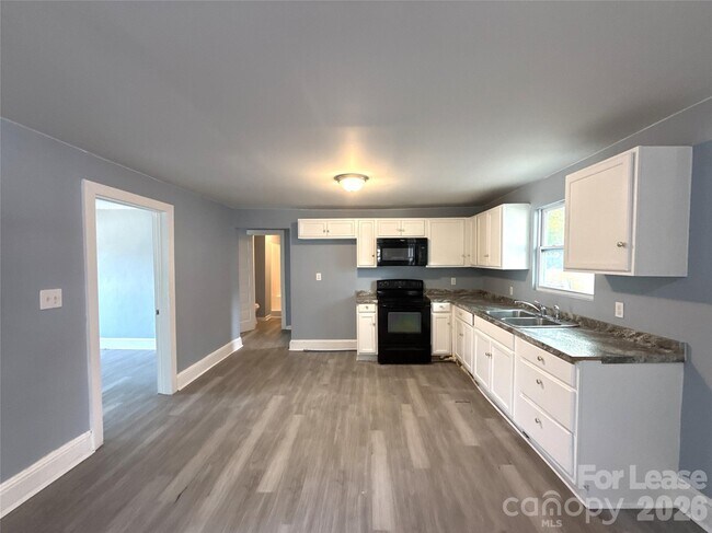 Foto del edificio - 207 Bradford Dr