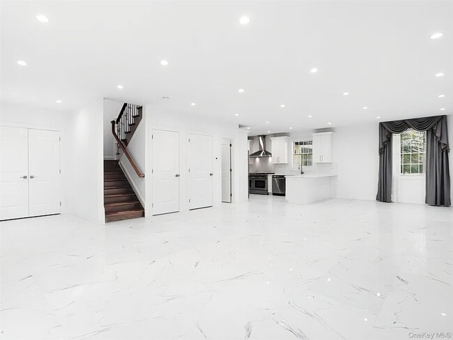 Building Photo - 56 Jackson Ave