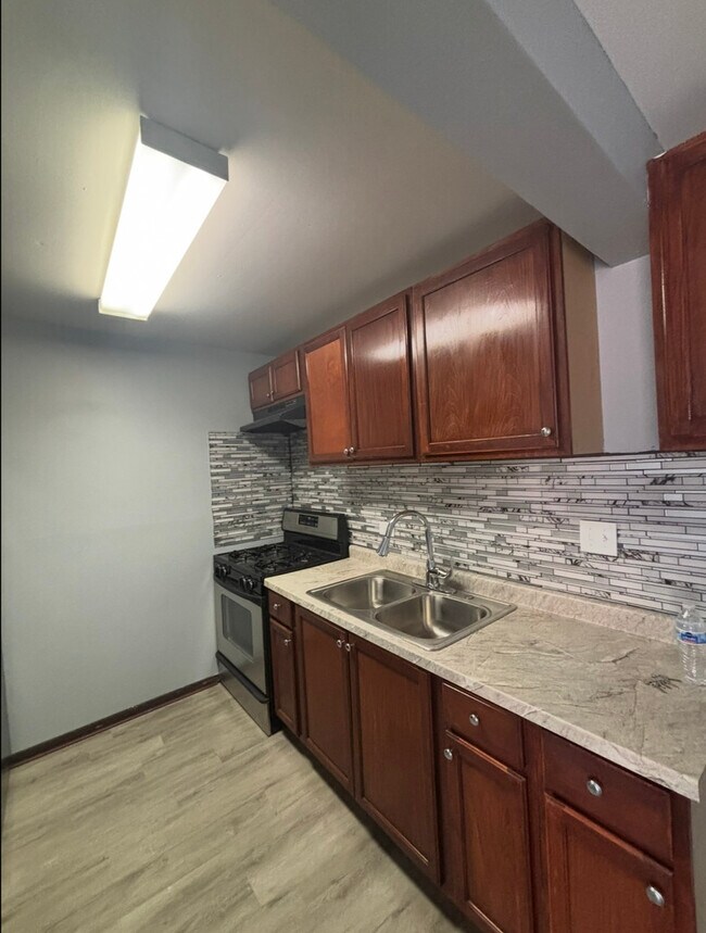Foto del edificio - 3068 Bernice Ave