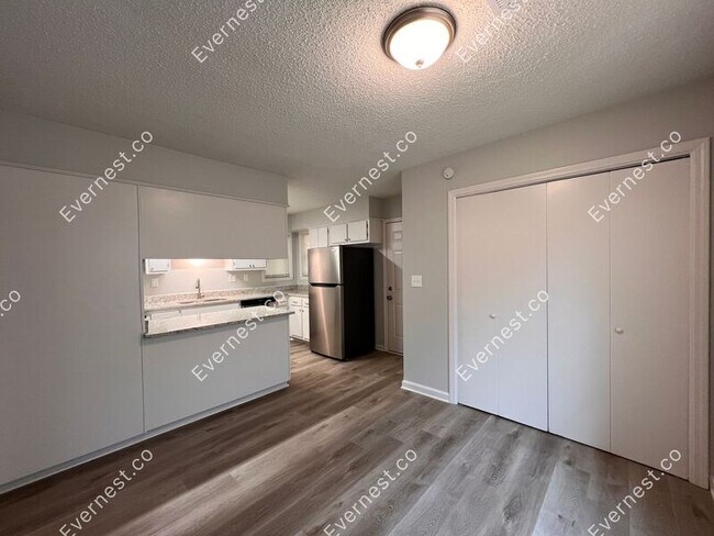 Foto del edificio - 1615 Tissington Dr