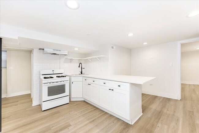 Foto del edificio - 4849 W Hutchinson St