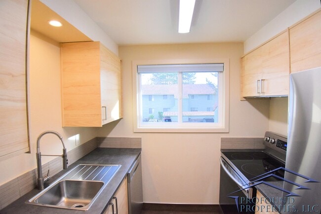 Building Photo - 5160 SW 180th Ave