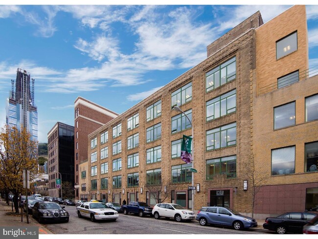 Building Photo - 2130 Arch St