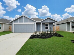 Building Photo - 15675 Plum Brk Dr