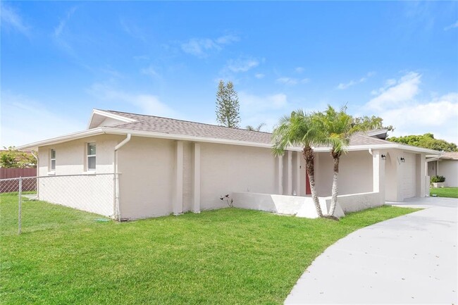 Building Photo - 5720 Chipper Dr