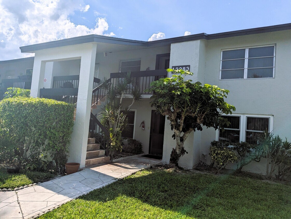 Primary Photo - 13283 Pineapple Palm Ct