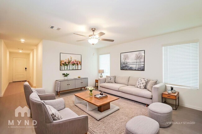 Foto del edificio - 2640 Mistwood Dr