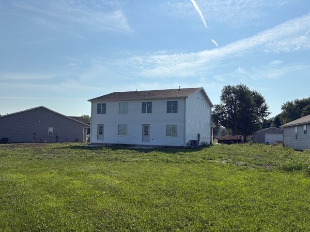 Building Photo - 235 W Lester St