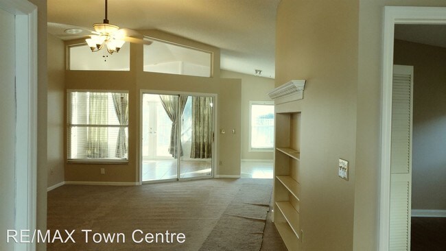 Building Photo - 4404 Fox Hollow Cir