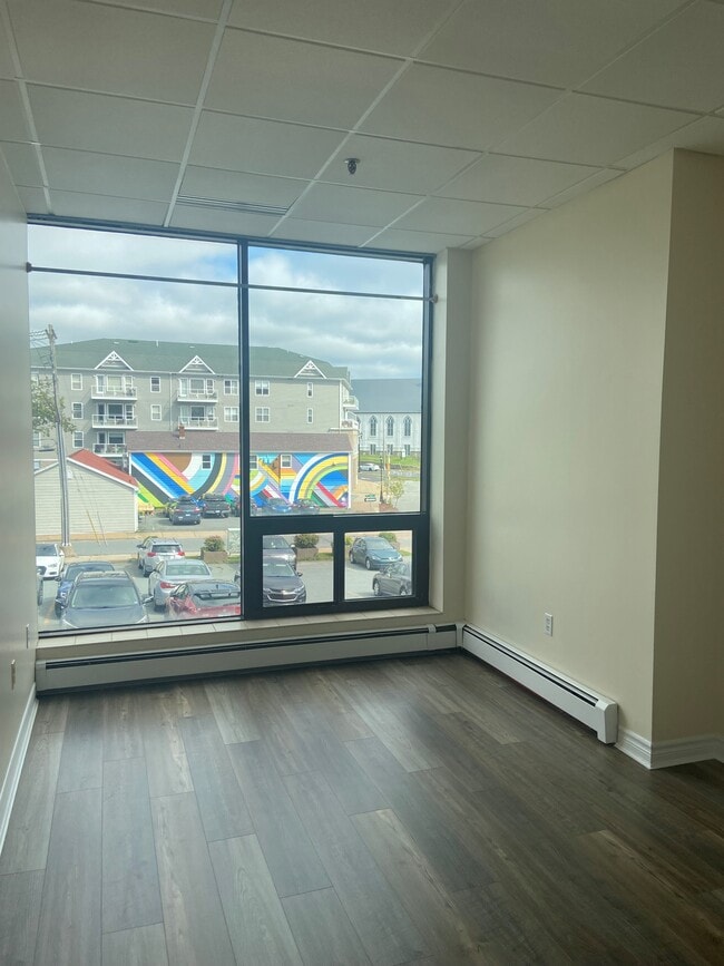 Building Photo - ONE BEDROOM APARTMENT LOCATED IN THE HEART...